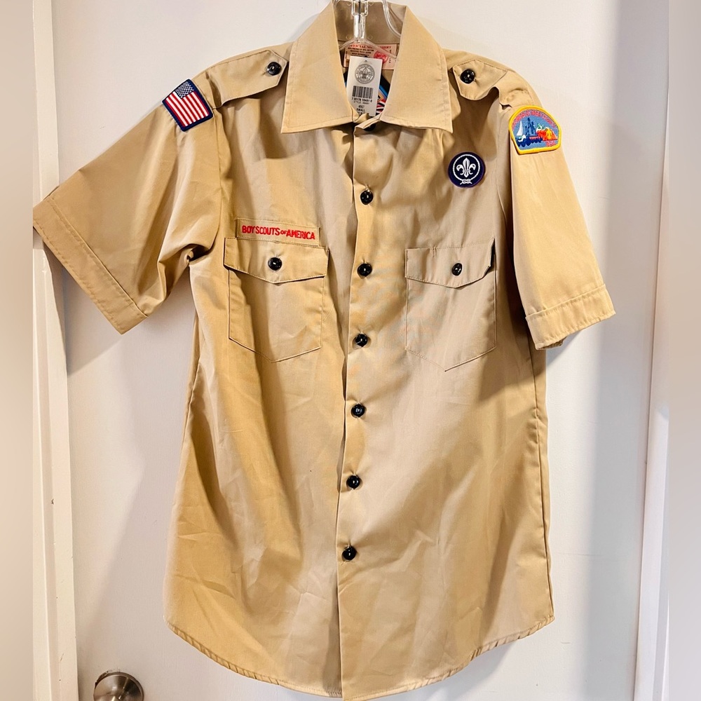 NEW Men’s size Small Boy Scouts of America Official Uniform khaki Shirt